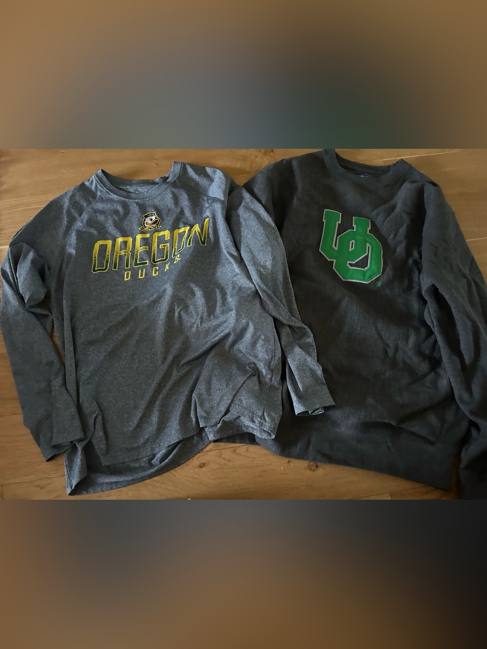 Men’s Champion Gray Long-Sleeve Oregon Ducks Shirt and UO Sweatshirt. Large